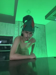 MathewAdams Sexy green Poză 6