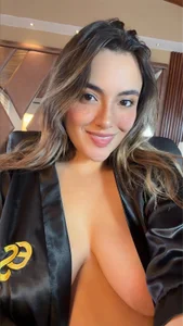 IsabellaaJoness ME 07/18 . fénykép