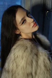 DevilineeのThis is not a natural fur but real meの 5枚の写真