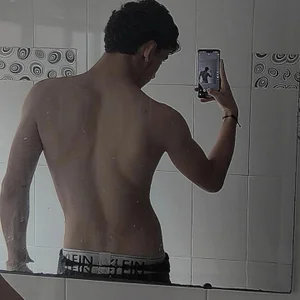 Public de SamBoycash_  2 Imagens