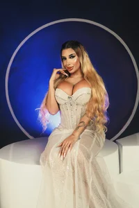 Glowing in the dark de SophiePalmer  2 Imagens