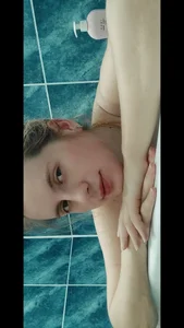 Lisa_sweetheels bathroom Pic