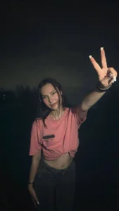 DebraHunter More vibe Pic 2