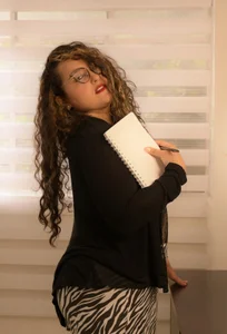 niraksilのCome and dare, learn by your favorite teacherの 4枚の写真