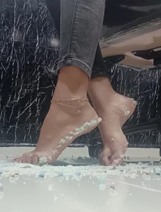 NicolLady surrender to my feet dirty slave🧎‍♂️⛓️😈 зображення 4