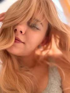 MadalynNosel try to do little selfies for u guys Pic
