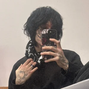 em0_b0yPublic Bild 3