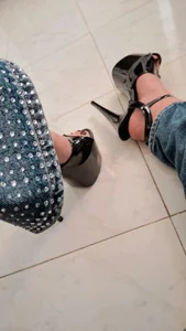 MartinaGuzmann legs зображення 2