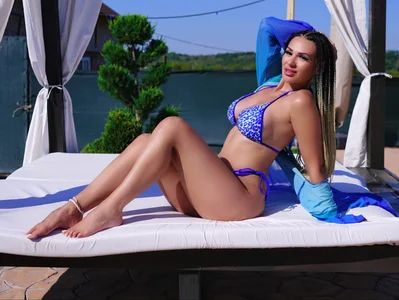 iSelenaのSummerの 5枚の写真