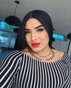 Cute_Emperatriz Cute Empera  5টি ছবি