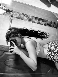 LucianaFerrerr's XXX Nude Photo 7