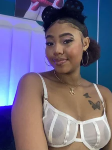 AngelaRoberts: angel face ( 4 фото)