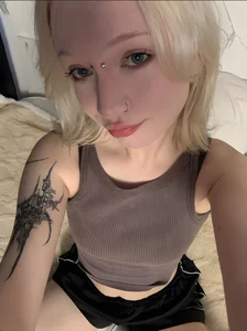 Shine_Luna Public টি ছবি