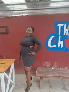 YOURFUCKEDUPMOM Public Foto