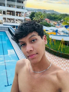 vacation 🎂💥 de Jonas_Rivers  5 Imagens