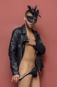 ItsMeEros: Masquerade ( 4 фото)