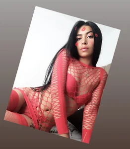 cristalconnorr COME, LET'S GET TO KNOW US Pic 4