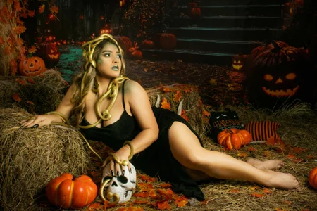 KYLIE_JONES6 Trick or treat🎃… You decide 😈 Pic 4