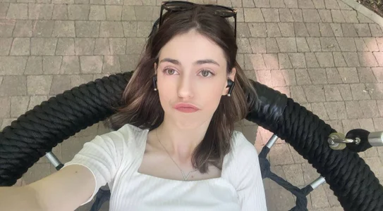 ElenoreNaughton Public 사진 2