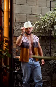 Salvatore_moretti 𝘺𝘰𝘶𝘳 𝘧𝘭𝘪𝘳𝘵𝘺 𝘤𝘰𝘸𝘣𝘰𝘺 Gambar 3