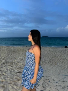 Amy-Saenz blue girl Immagine  2