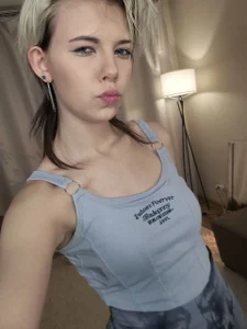 MadalynNosel hot body Pic