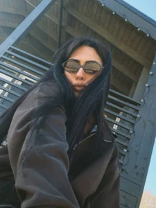 CharimgSabrina Public 사진