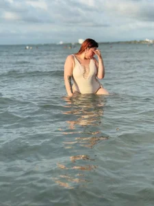 Sam_rose_ Public Pic 2
