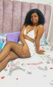 Zafiralennox : I am a very beautiful Latina girl and I want to play with you. Pic 5