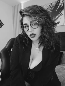 LuisaGranados Black & White 🤍🖤 Poză 2