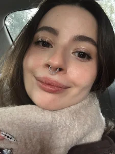 Amelia_Vesper 𝐼𝓉'𝓈 𝓉𝒾𝓂𝑒 𝓉𝑜 𝓁𝑜𝑜𝓀 𝒻𝑜𝓇 𝒶 𝓅𝓊𝓂𝓅𝓀𝒾𝓃 𝓁𝒶𝓉𝓉𝑒🍂 Pic 2