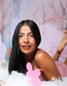 hot_dione Easter never looked so tempting… 🐰✨ Pic