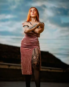 helen_mooree: I LOOK HOT? 👀 ( 6 фото)