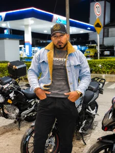 🏍️😈 de LeoCarter_  3 Imagens
