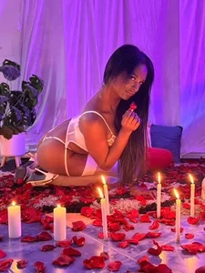 Zdjęcia nahomi_campbell A Date With Me:  2