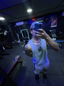 Young_laroi ❤️❤️🫦 รูป  3