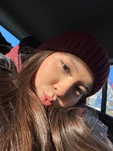 CarmanHenning Sunbathing ☀  3টি ছবি