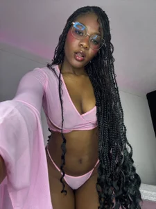 LOVELY od Beautyebony_  4 snímek
