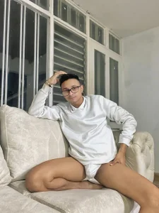 Amir_guy_ Ares J  2টি ছবি