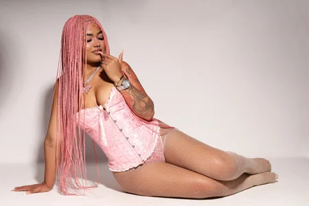 Pretty in Pink 🌸💫 de vahiolet_fuentes  5 Imagens