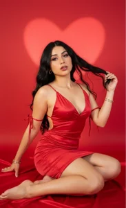 Susana_lee Sweet or naughty? On Valentine's Day, I'm both. 🎀🍓 Hình 5