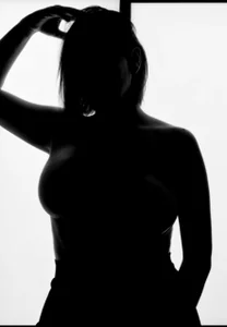 Saraarouusee Mysterious Sara. Immagine  3