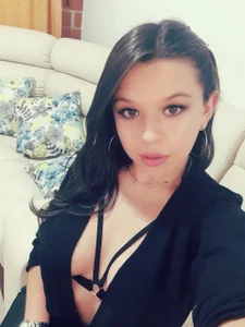 eloisse_ Public Pic 4