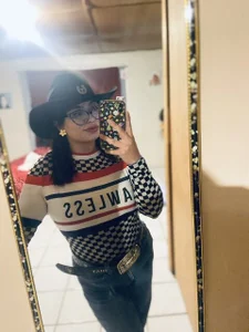 Lucrecia_33 Vaquera Pic 4