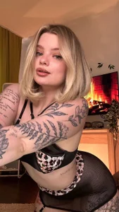 Hottie_Jane Public Pic 3