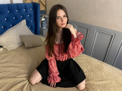 Thalia_Croft pink frolic Foto 4