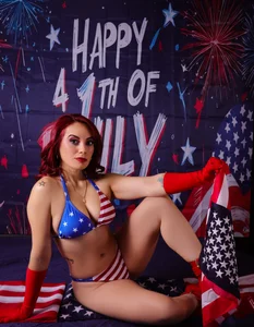 zzoe_ Red, white & so horny  4. fénykép