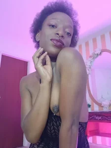 Ebony Roots od Coco_Kiss  snímek