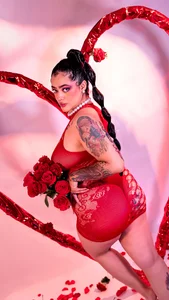 KayllaEvanss_ 🌙 "In the dance of our bodies, we find the poetry of desire." Poză 3