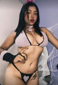 zoe_tamara sensuales Pic 3